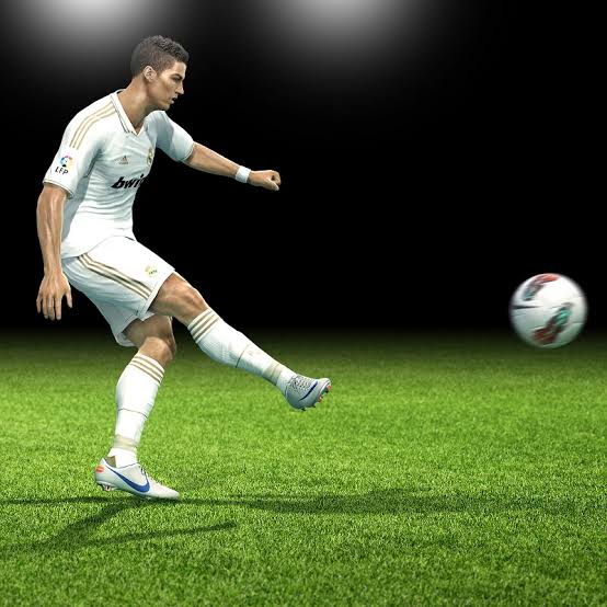 GalvaniRenan's tweet photo. Um dos players ID mais apurados da história dos games PES2013 CR7 https://t.co/cG4PF4rXQq