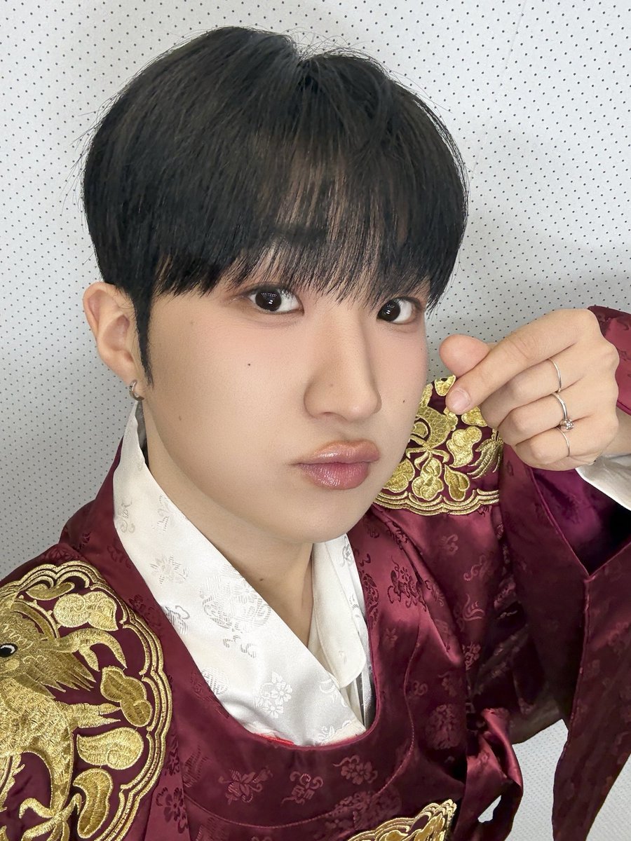inaminute_offi's tweet photo. 이닝이들이 있어 맞이할 수 있는 데뷔 1주년🎉
1주년의 하루가 이렇게 저물어가네요
인기가요 사전녹화에 이어 돌잔치까지 우리의 도파민 이닝이들과 함께해서 정말 행복했어요
앞으로도 계속 함께해줘요 늘 사랑해요💖

#InAMinute #인어미닛
#IAM_1st_Anniversary
#JUNTAE #준태 #JAEJUN #재준 #HYUNYEOP #현엽