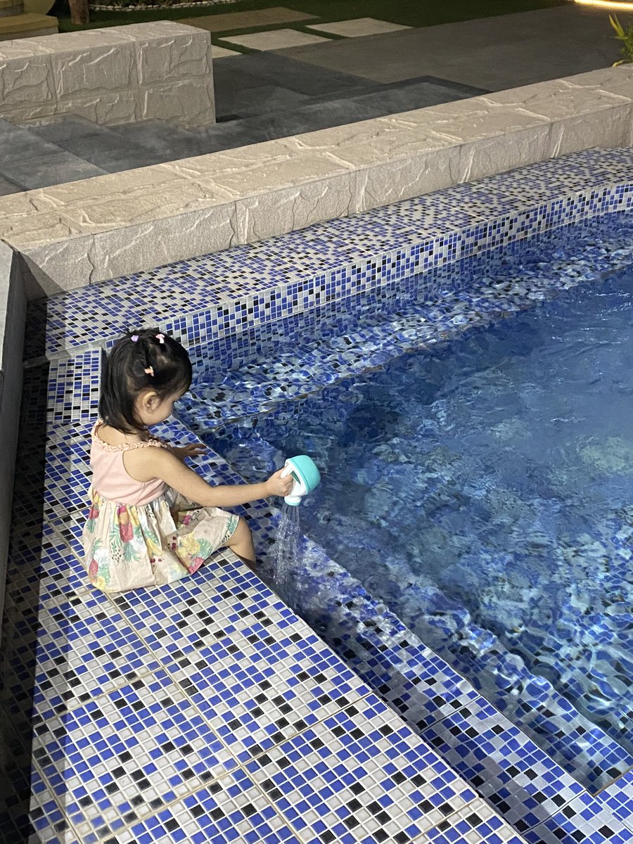 Neil_from_Manila tweet media