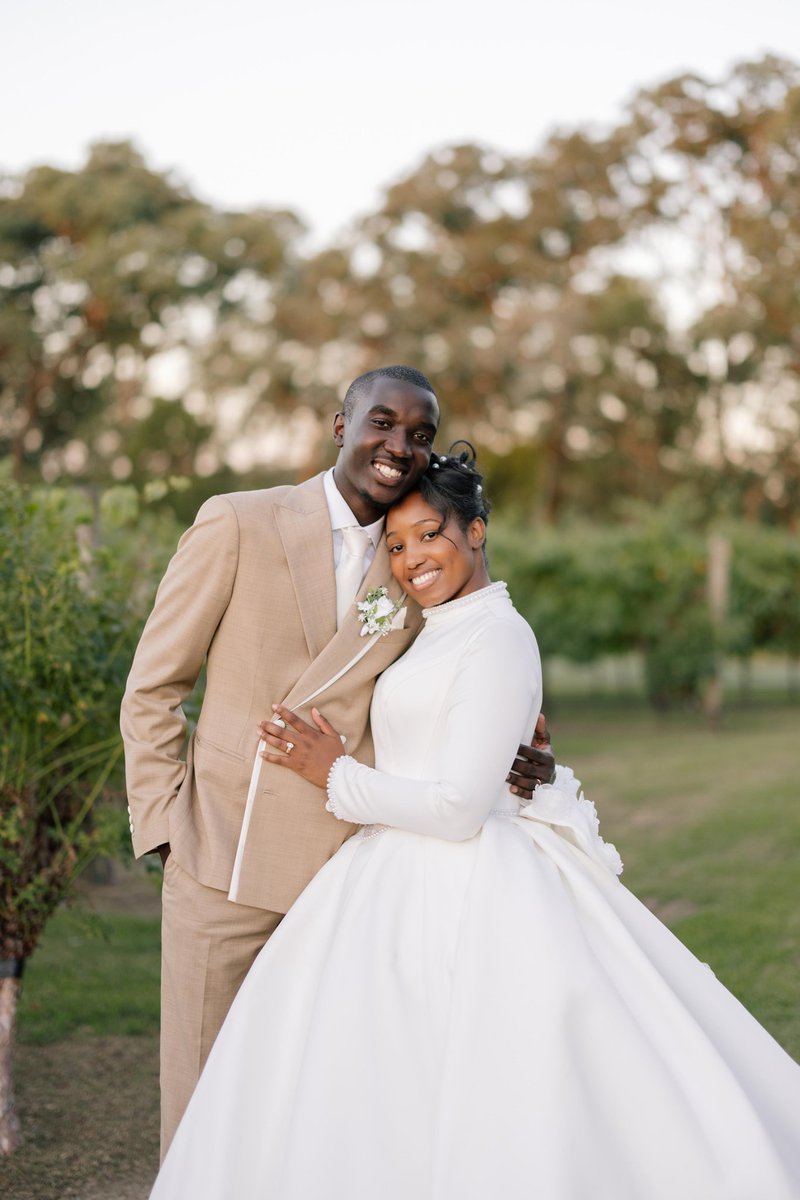 Compare and contrast

As a man Kuna stage inafaa ikupite mapema. Ndo usiwe na mid-life crisis like our mental health expert..

The guy on the right is 25
The guy on the left is 32. After a failed Koito arrangement because his fiance had kids stashed away in the upcountry