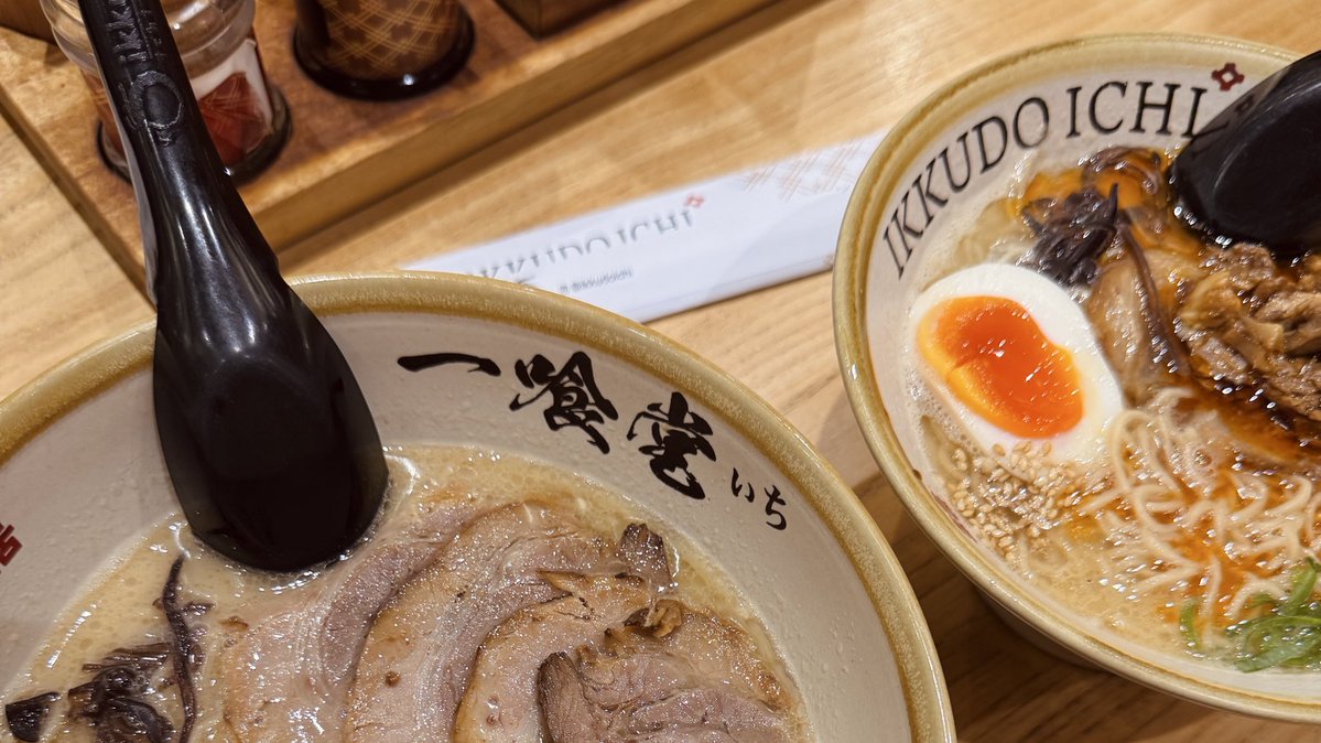 Claire Lune tweet media