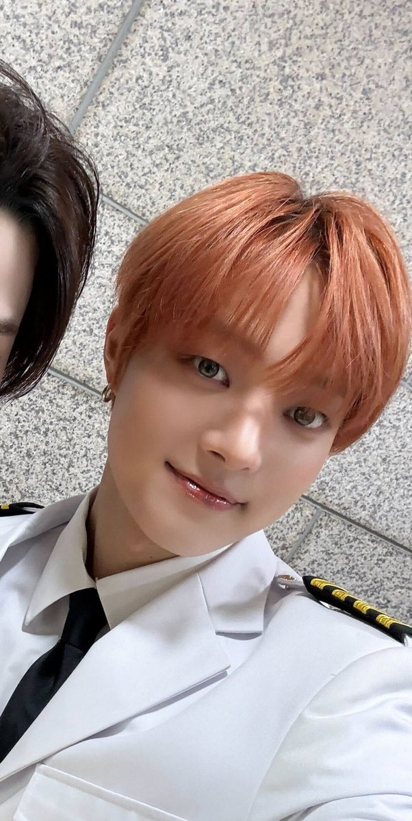 닉쭈
캐치미이프유캔 라이프 살다가
초절정미모의 기장 만나서 정착해버림