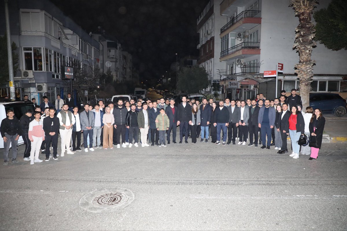YeniSecmen07's tweet photo. Ramazan’ın bereketini ve kardeşlik iklimini paylaştığımız bu anlamlı buluşmada birlik ve beraberliğimizi bir kez daha pekiştirdik. Katılım sağlayan tüm dava arkadaşlarımıza teşekkür ediyoruz. https://t.co/40LjBuTpqb