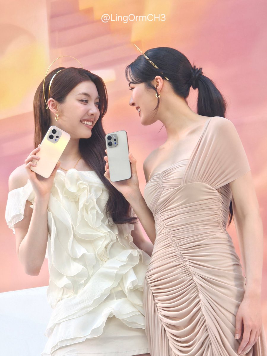 ดาราคบกันอ่ออออ 😭

LINGORM FRIENDS OF VIVO #LingOrmVivoV70Exhibition