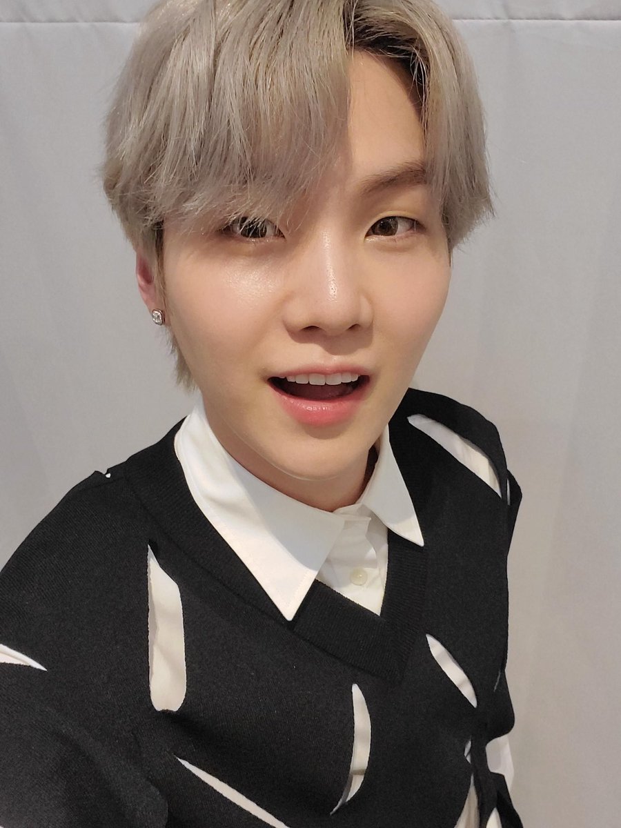 daily yoongi teef tweet media