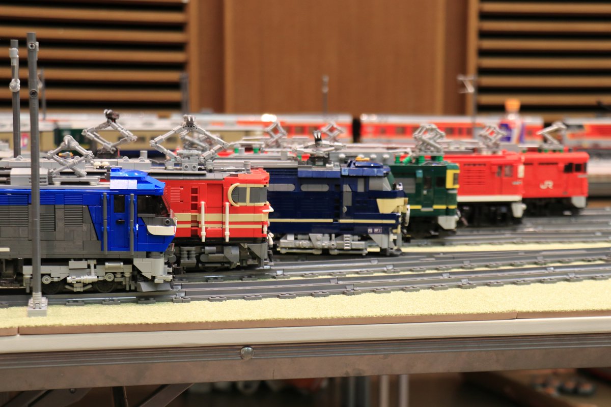 st_lego_train's tweet photo. 無事大阪から帰着。
1日開催とは思えない密度の濃さ！久々にお会いしたビルダーの方々との交流も楽しかったです。
皆様お疲れ様でした！

#大阪ブロック展示会
#レゴトレ https://t.co/lyaBsjzWzQ