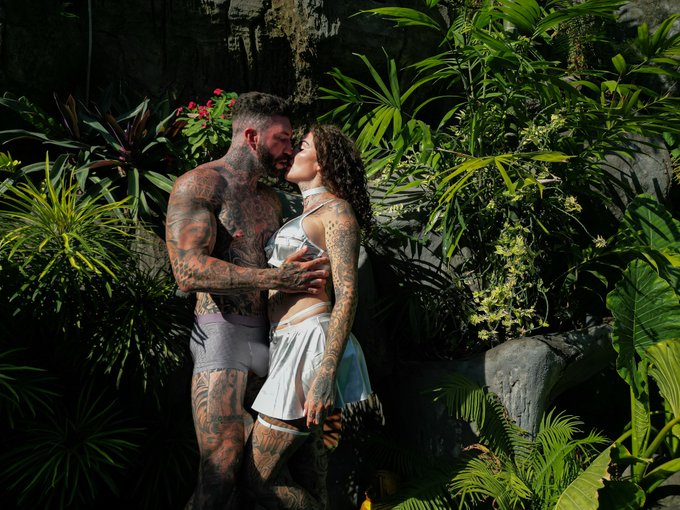 Niels&Rosanna - Rate this pic 1-10 🥰#picoftheday #couple #holiday #fyp #tattoo #inked https://t.co/vFgTYxBBAi