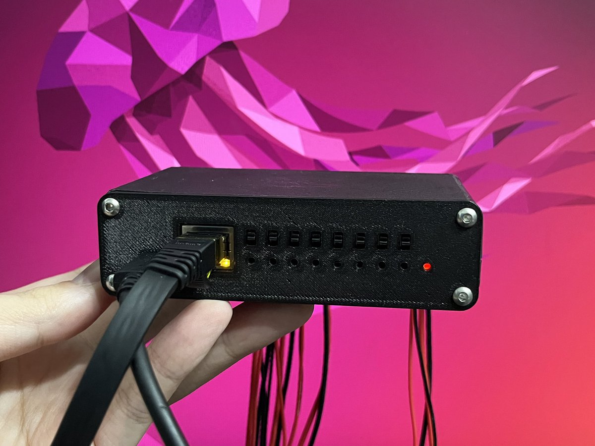 Kotakku_07's tweet photo. 完全に思いつきで衝動的に作ったethernet1本からCANがいっぱい出せる基板
とりあえずsocketcanが8ch喋れるようになった https://t.co/wK4UosvohN