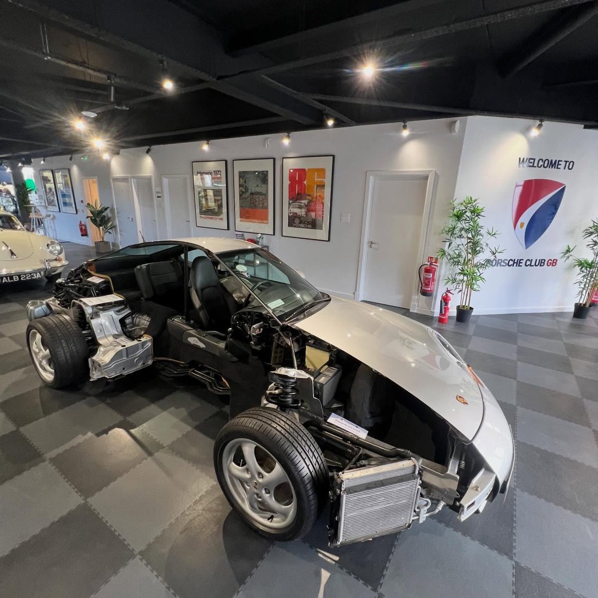 Popbangcolour tweet media