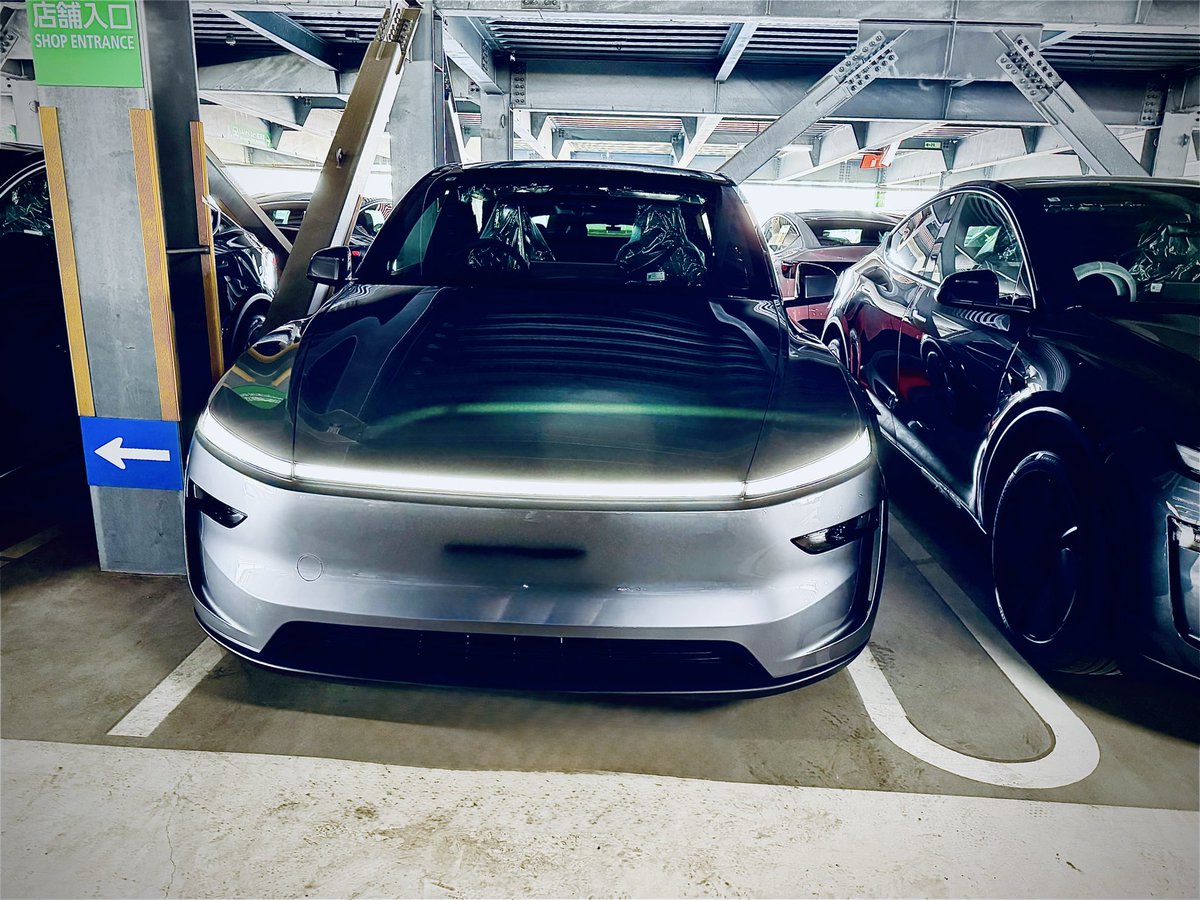 yoppi5551's tweet photo. model Y LR 納車されました
クイックシルバー最高😀
一番おすすめの色かもしれない

#tesla #modely #テスラ https://t.co/XEGJ17jGXP