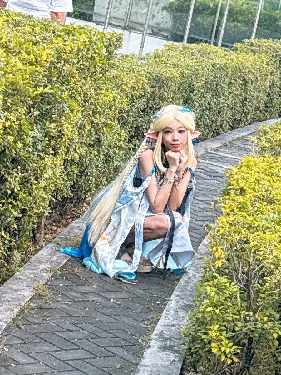 Mikkitty tweet media