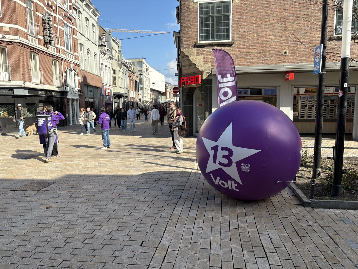 ChrisAalberts's tweet image. Gratis koffie bij #Volt. In Tilburg.