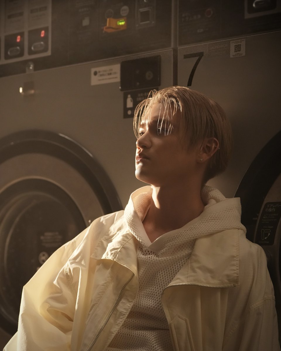 WOLFHOWLHARMONY's tweet image. WOLF HOWL HARMONY
"One minute"
🐺💭⏳

Solo Shot #3 - Laundry ver.
#RYOJI 

Music Video
2026.3.19 9PM(JST) OUT

#Oneminute #ワンミニ 
#WOLFHOWLHARMONY #WHH
