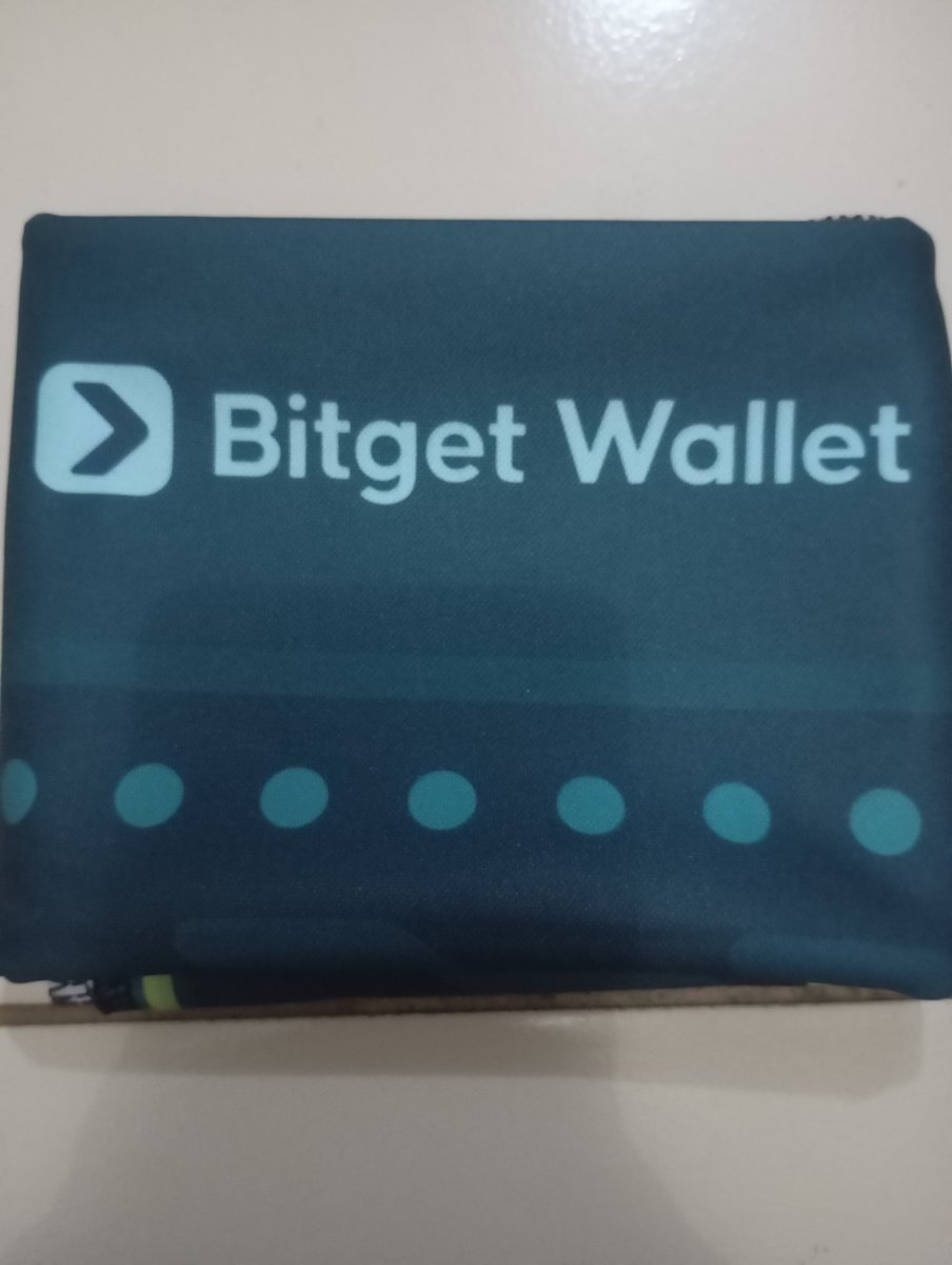 charicacha tweet media