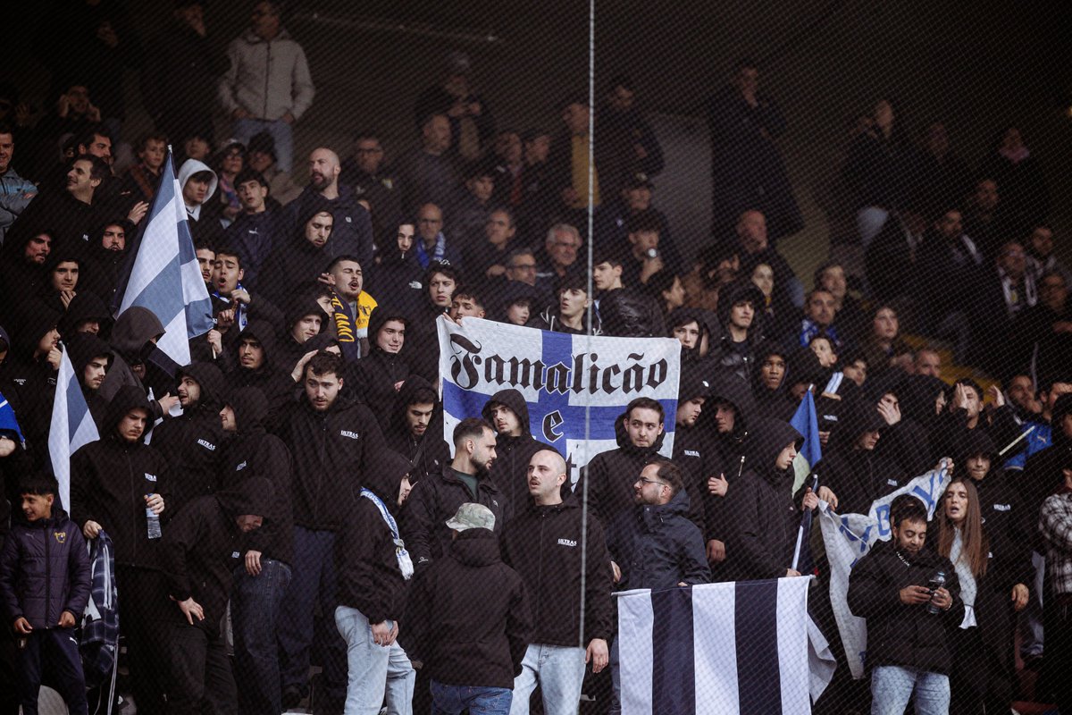 FCF1931_Oficial's tweet photo. 𝗟𝗮𝗱𝗼 𝗮 𝗹𝗮𝗱𝗼 💙
A nossa identidade 😍
⚪️🔵 #CapitulodeAmbicao #amordeperdicao #LigaPortugal #VSCFCF #DiadoVilaNova https://t.co/cubVGXPW8c