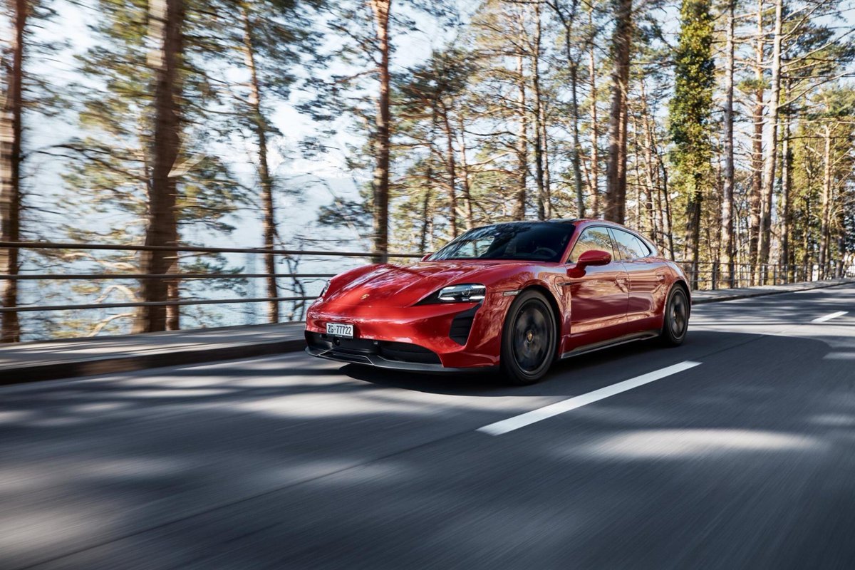 JeromeMONANGE's tweet image. #luxe automobile : BMW a résisté en 2025 quand PORSCHE s’est écroulé -  

buff.ly/nbhu1bl by @luxusplus