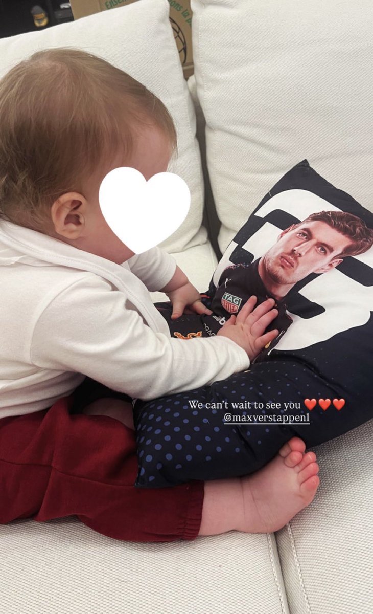 ate a lily sendo time 33 mas ele insistiu em trocar de numero