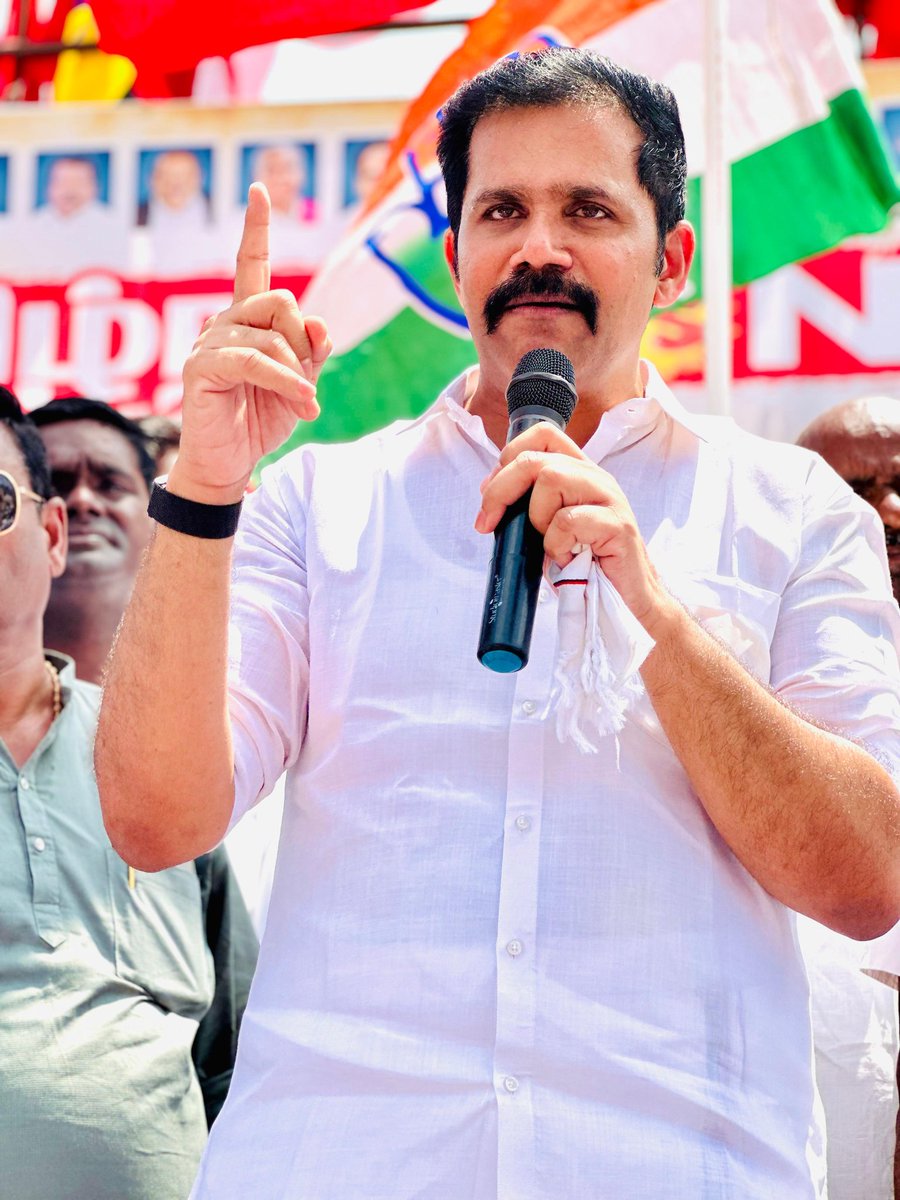 iamchsekar's tweet photo. திருவள்ளூர் கிழக்கு மாவட்டம், #நம்ம_கும்மிடிப்பூண்டி தொகுதி சார்பில் கும்மிடிப்பூண்டி மேற்கு ஒன்றியம் மாதர்பாக்கம் ஊராட்சியில் நடைபெற்ற,

ஒன்றிய பா.ஜ.க. அரசின் தவறான முடிவுகளால் கடுமையான சிலிண்டர் தட்டுப்பாடு, மற்றும் முன்னேற்பாடுகளை செய்யத் தவறியதை கண்டித்து, நமது மதச்சார்பற்ற முற்போக்குக் கூட்டணியினர் மாபெரும் கண்டன ஆர்ப்பாட்டத்தில் கலந்துகொண்டு கண்டன முழக்கம் எழுப்பிய போது..

இந்நிகழ்வில், கும்மிடிப்பூண்டி மேற்கு ஒன்றிய செயலாளர் மணிபாலன் மற்றும் மாநில, மாவட்ட, ஒன்றிய , கிளை நிர்வாகிகள், மற்றும் கூட்டணி கட்சி நிர்வாகிகள், கழக உடன் பிறப்புகள் மற்றும் பொதுமக்கள் என ஏராளமானோர் கலந்து கொண்டனர்.

@mkstalin @Udhaystalin @TRBRajaa @arivalayam

#ModijiWhereIsLPG 
#LPGCylinderCrisis
#FailureModel