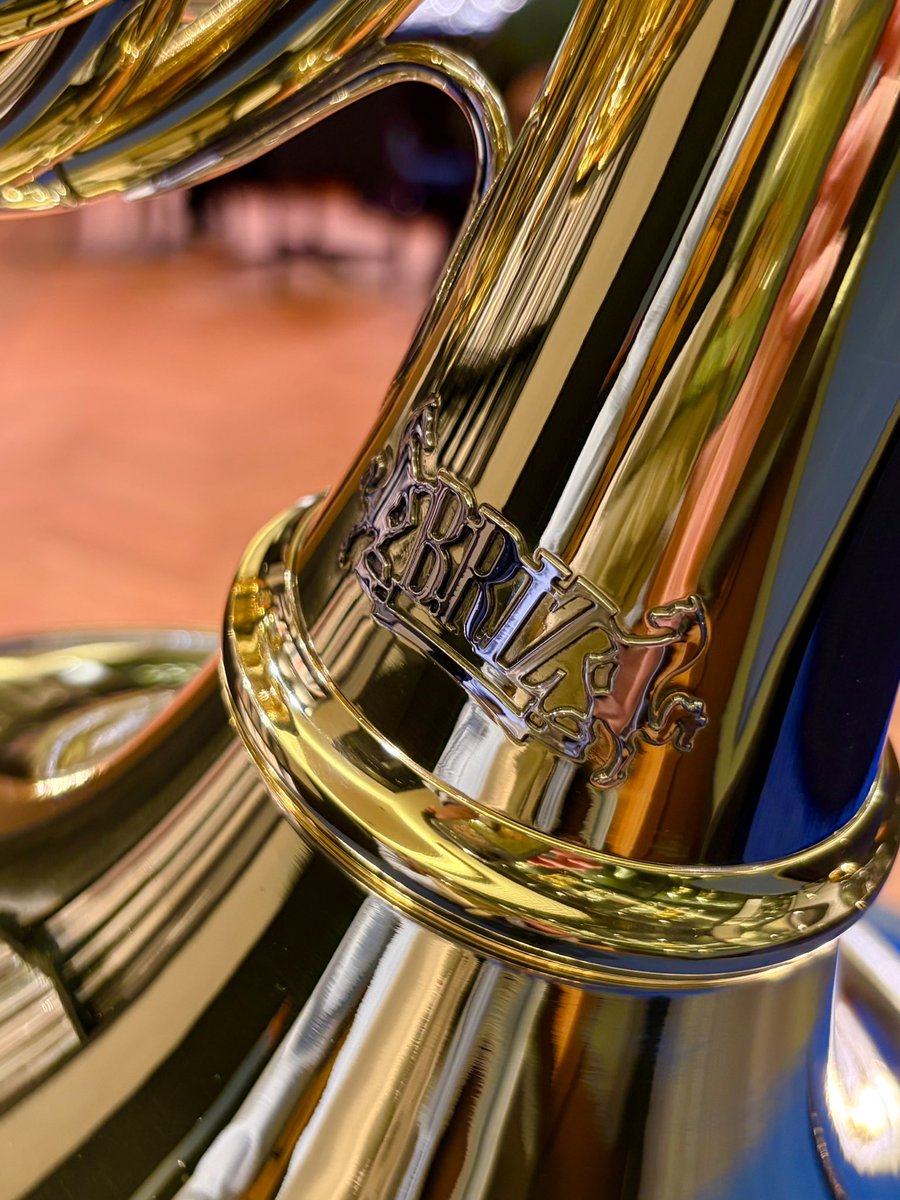 【ブリッツホルン入荷のお知らせ〜📣✨】

大人気のブリッツホルンよりミドルモデルの2000SCが入荷しております🎵

〔BRIZ🇨🇳〕
2000SC YBL

ほとんどの素材に真鍮を使うことで明るく柔らかな音色が特徴です😍
オシャレなキャップにもご注目ください👀

ぜひお試しください♪

〔お問合せ〕