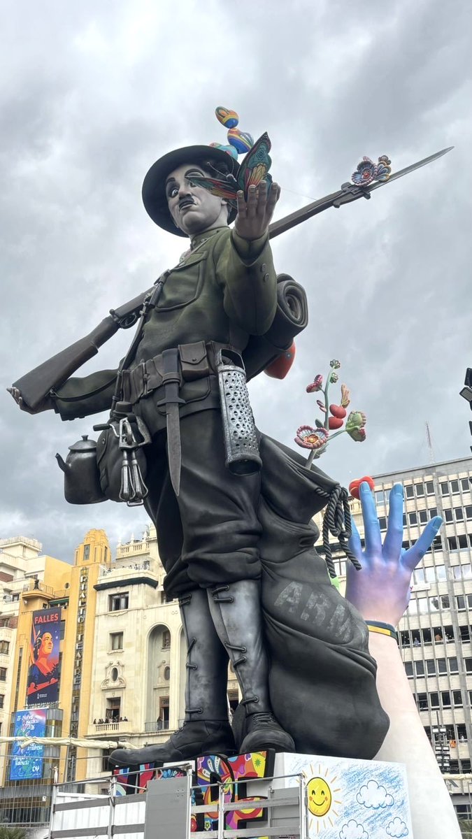 Venuseramujer's tweet photo. Un sábado muy valenciano… #Falles https://t.co/bqS2jlCeWz