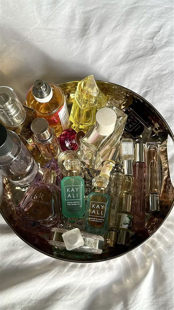 _Rileybennet's tweet photo. perfume tray of a vanilla girl https://t.co/dMlg8WS6wV