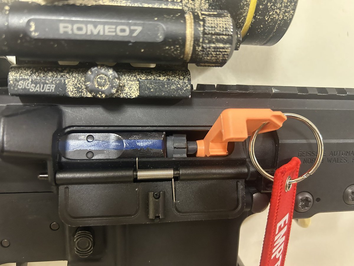 oinari311's tweet photo. 今年度ラストの貸切りを20日(金)に控え、weapon choice完了✅MWSをメインとするも、インフィニティ♾️と交互に運用。
MWSのレシピは、
インナーバレル→飛鋭250mm
チャンバー→ライラクス
押しゴム→4UAD
BCG→ローラーボルト+NPAS
その他→純正
です。
#サバゲー
#PTW
#MWS https://t.co/Au3ZTjswSI