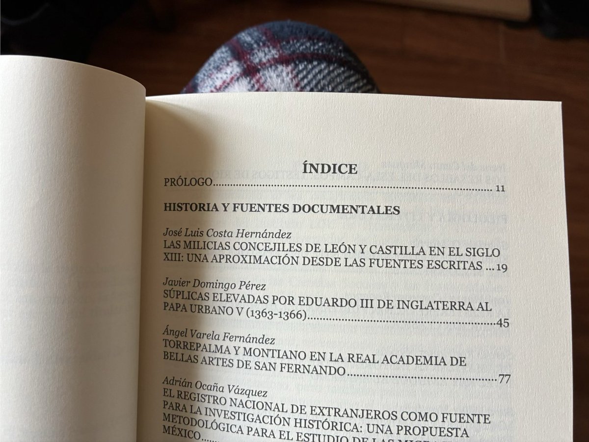 DEIGLORIA7's tweet photo. Ya en papel mis artículos sobre #lasmiliciasconcejiles de León y Castilla según las fuentes escritas del siglo XIII y el dedicado a la innovación educativa #academica y la reconstrucción histórica. Editadas por @launiversidaddeleon. https://t.co/5q0cZQ7W3i