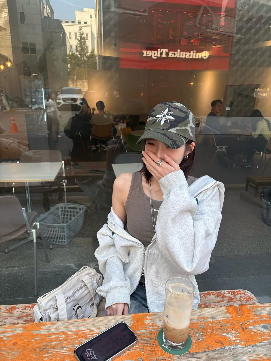 kelly_update_ tweet media