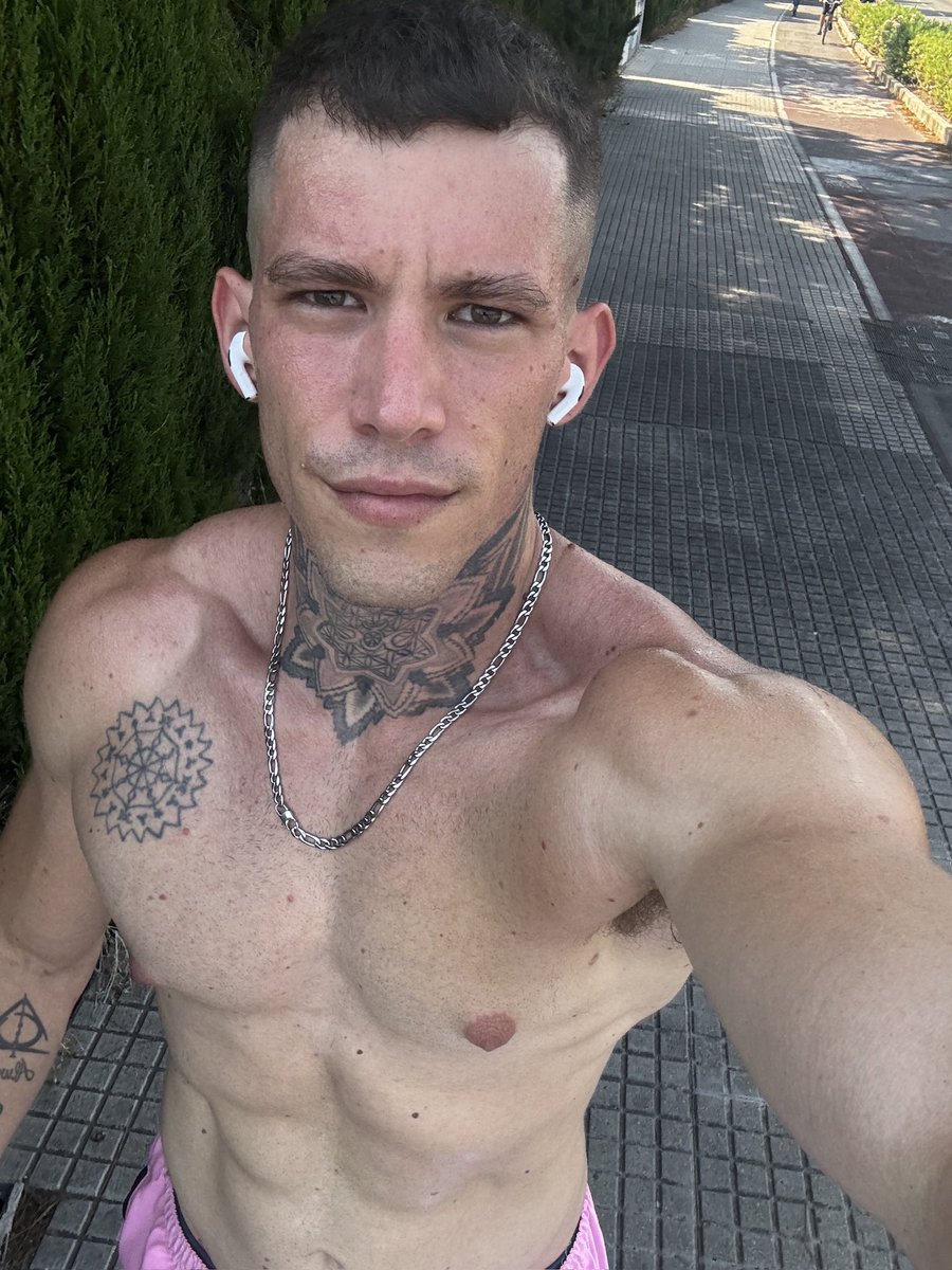 alex_gavase5's tweet photo. My VIP is FREE just for next 50 Guys😱⬇️

https://t.co/mwVFJPjD5f https://t.co/PB6KMLfXst