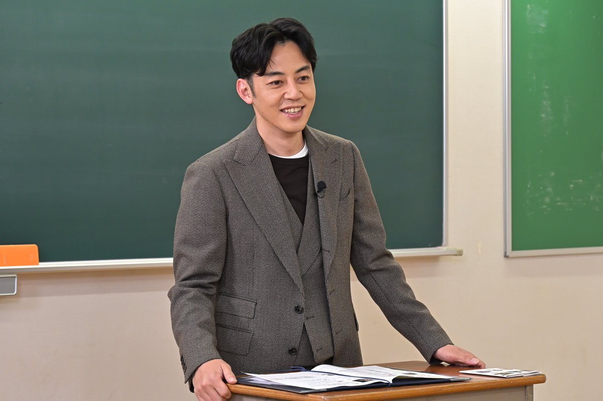 hatsumimigaku's tweet photo. 🚩
こんや1⃣0⃣時 放送
#日曜日の初耳学👂

／
#西野亮廣 先生が登壇！
「夢を叶えるお金の熱血授業」開講🔥
＼

👂給料と頑張りは全く関係ない⁉
👂成長に必要なのは「量」か「質」か
👂パワーワード連発でスタジオは爆笑😂

若い人から親世代まで 見てほしい‼
「夢への近道」を綺麗事なしで教えます！✨

お見逃しなく😃

#林修 #大政絢 #澤部佑
#河井ゆずる #浮所飛貴 #那須雄登（#ACEes）
#ねお #三田友梨佳
#石田純一 #いしだ壱成