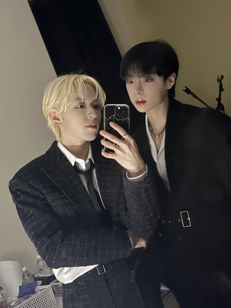 NINE.i OFFICIAL tweet media