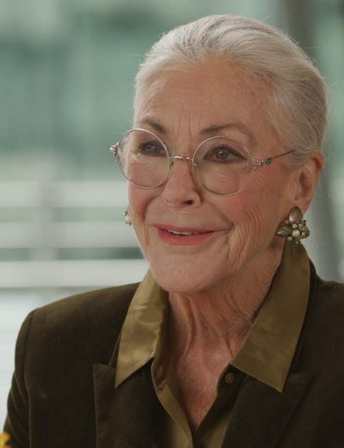 Kekius_Sage's tweet photo. Alice Walton, the world’s richest woman, has just opened a medical school that offers free tuition to help underserved communities https://t.co/1ukj7ltyKR
