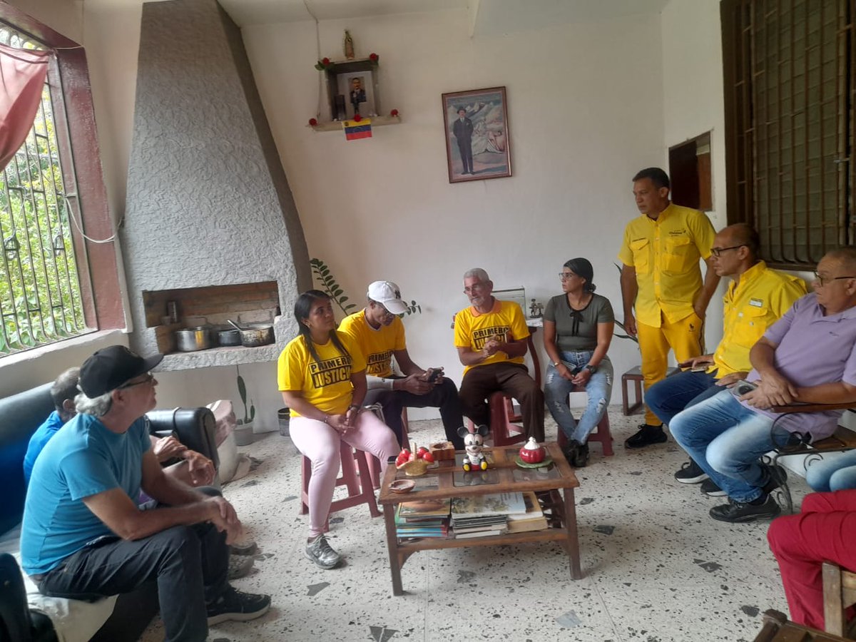 mpjvargas's tweet photo. Somos símbolo de lucha, de compromiso con la gente y de la fuerza de quienes no se rinden ante la adversidad. Unidos, con determinación y amor por Venezuela, seguimos avanzando hacia el país que todos soñamos. 
#VivaVzlaLibre 🇻🇪💛 https://t.co/VSeoDcxLX7