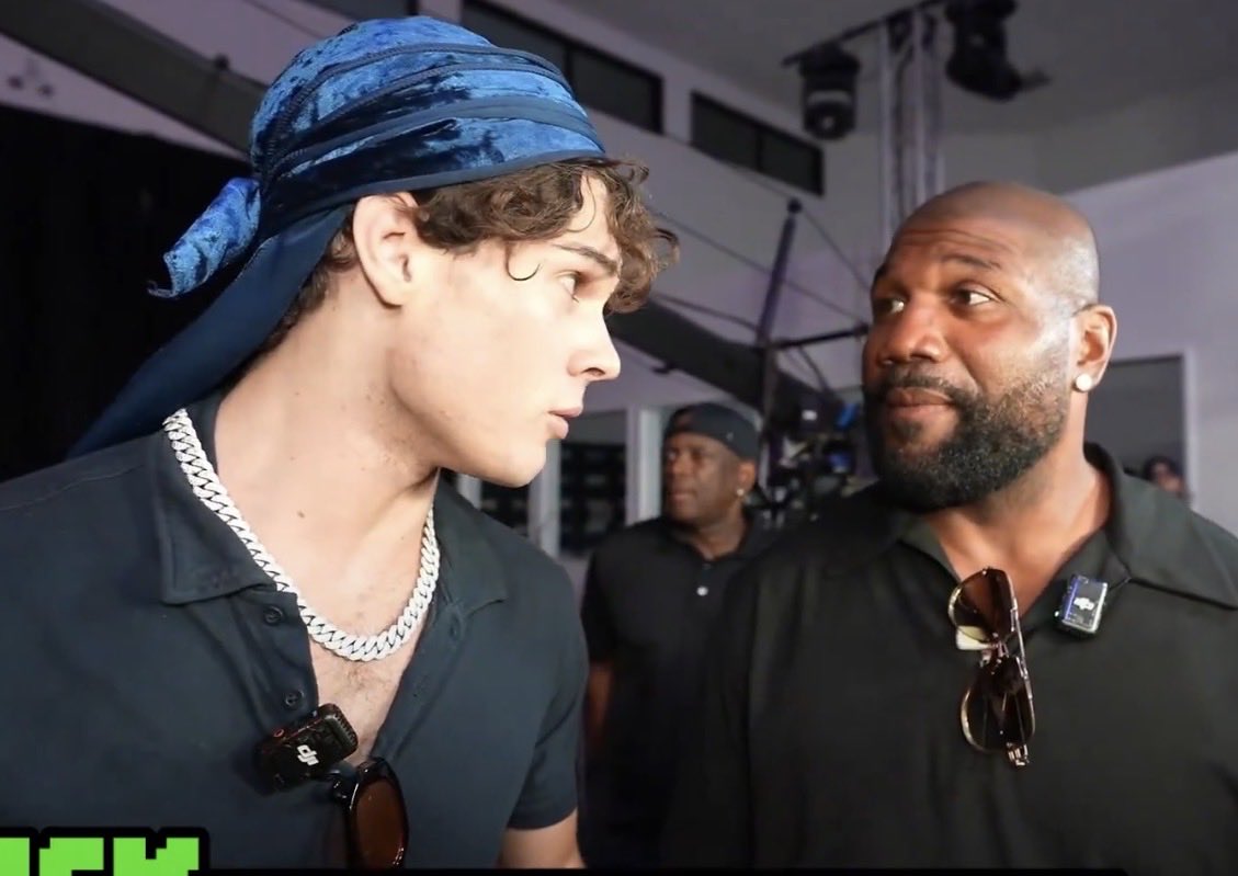 larpHQ's tweet photo. @KickMVP You said a NIGGA yacht? https://t.co/jTNOBIBwTz