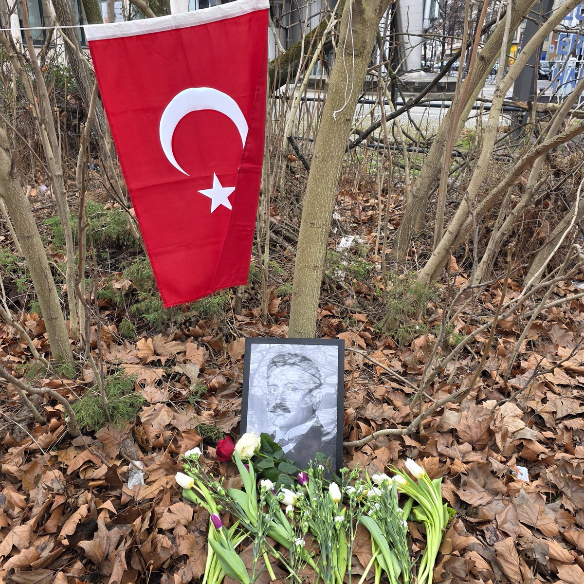 Ruhu şad olsun 🤲 🇹🇷 

#TalâtPaşa 
#15Mart 
#Berlin