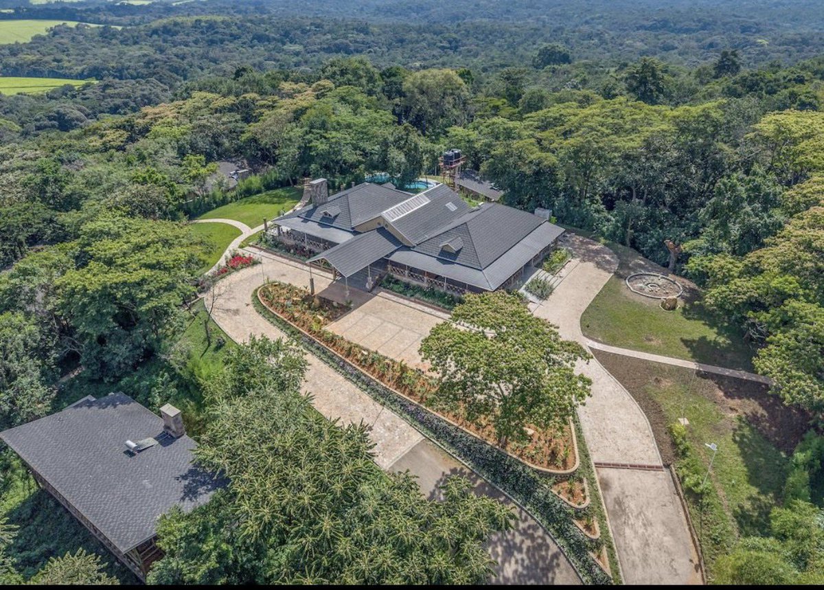 Ramburasafaris's tweet photo. It's good to see more beautiful eco spaces coming up, in Uganda, the Pearl of Africa. 

This is Karinzu Eco lodge, in Bushenyi, a few kilometres to Queen Elizabeth National Park. 

Otherwise Email us for breathtaking Safaris in Uganda. 
ramburasafaris2@gmail.com https://t.co/TyI91rAkDb