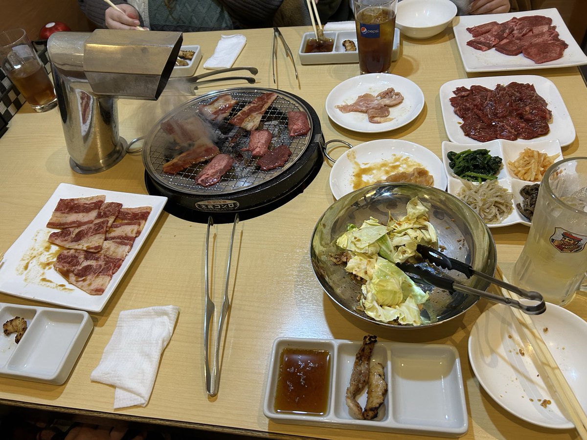 tetsuzir's tweet photo. 長年家族を乗せて頑張ってくれた二代目セレナと本日お別れしました🚙🥺
感謝の意を込めての焼肉でした🥩🙏 https://t.co/PkRL7B6eap