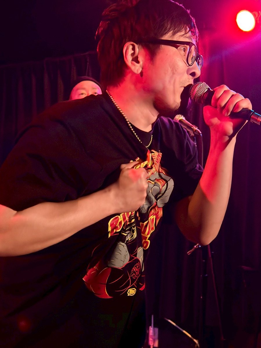 GO_THE CUFFLINKS tweet media