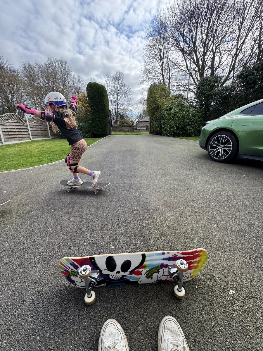 Tom Hirst tweet media