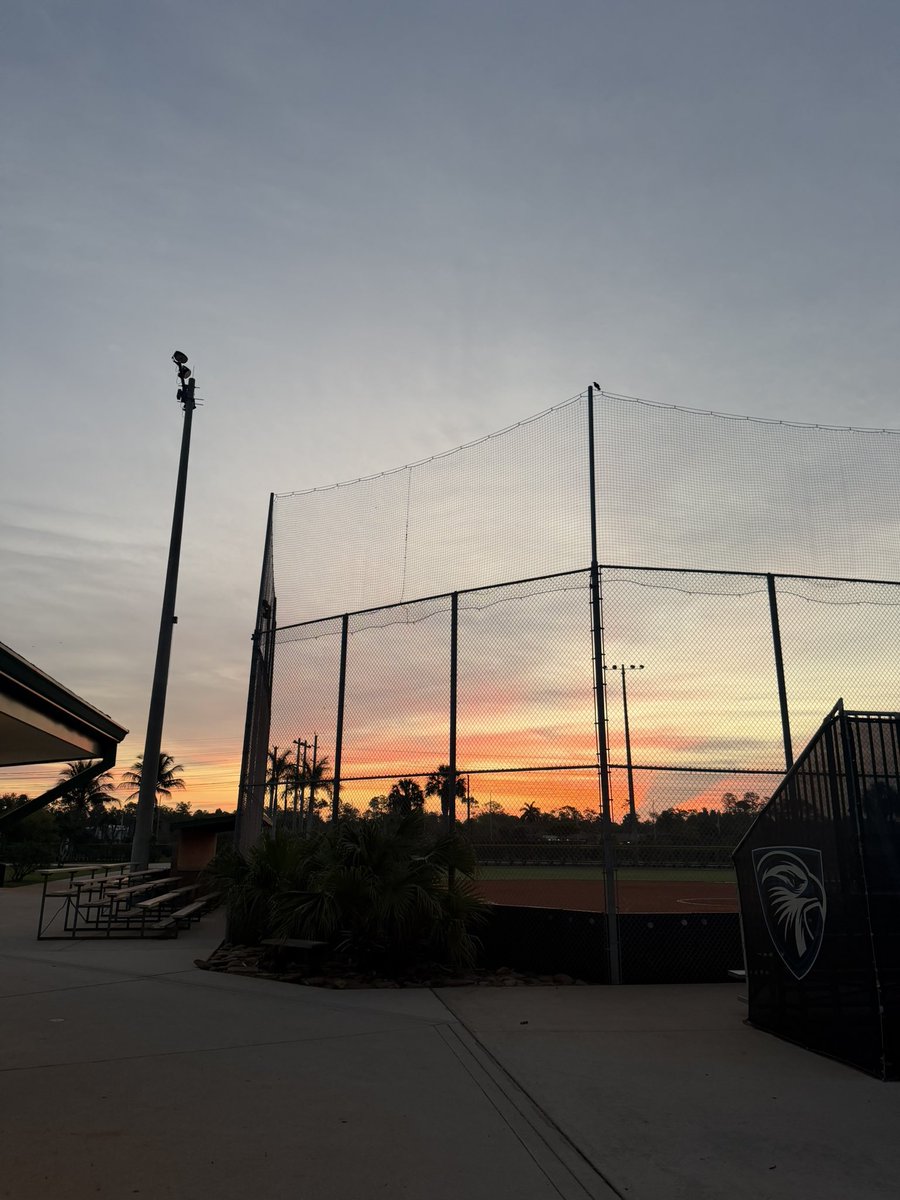 Laura Smith tweet media