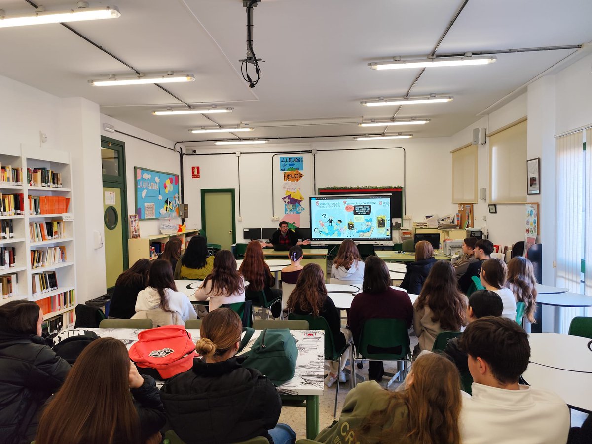 IES Las Lagunas tweet media