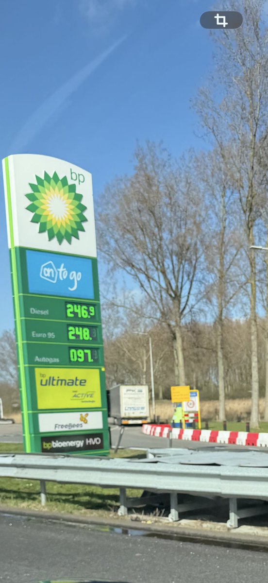 chris woerts tweet media