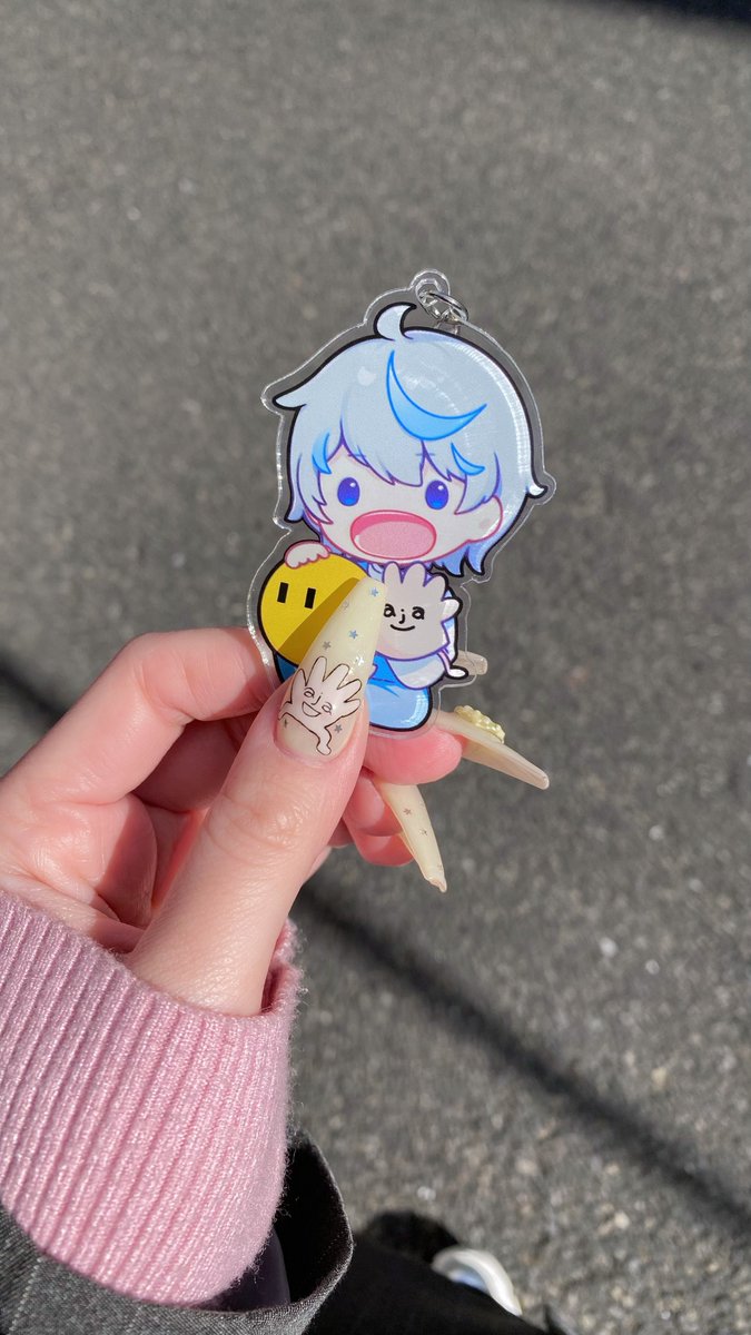 end_28's tweet photo. 普段しない色にしよ〜❕のバターイエローネイル  ちっちゃい星散りばめるのかわいくてリピートした🌟 https://t.co/qKxF5KOv8P