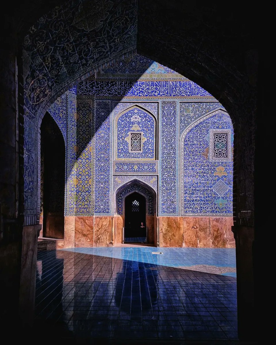 Eye On Axis tweet media