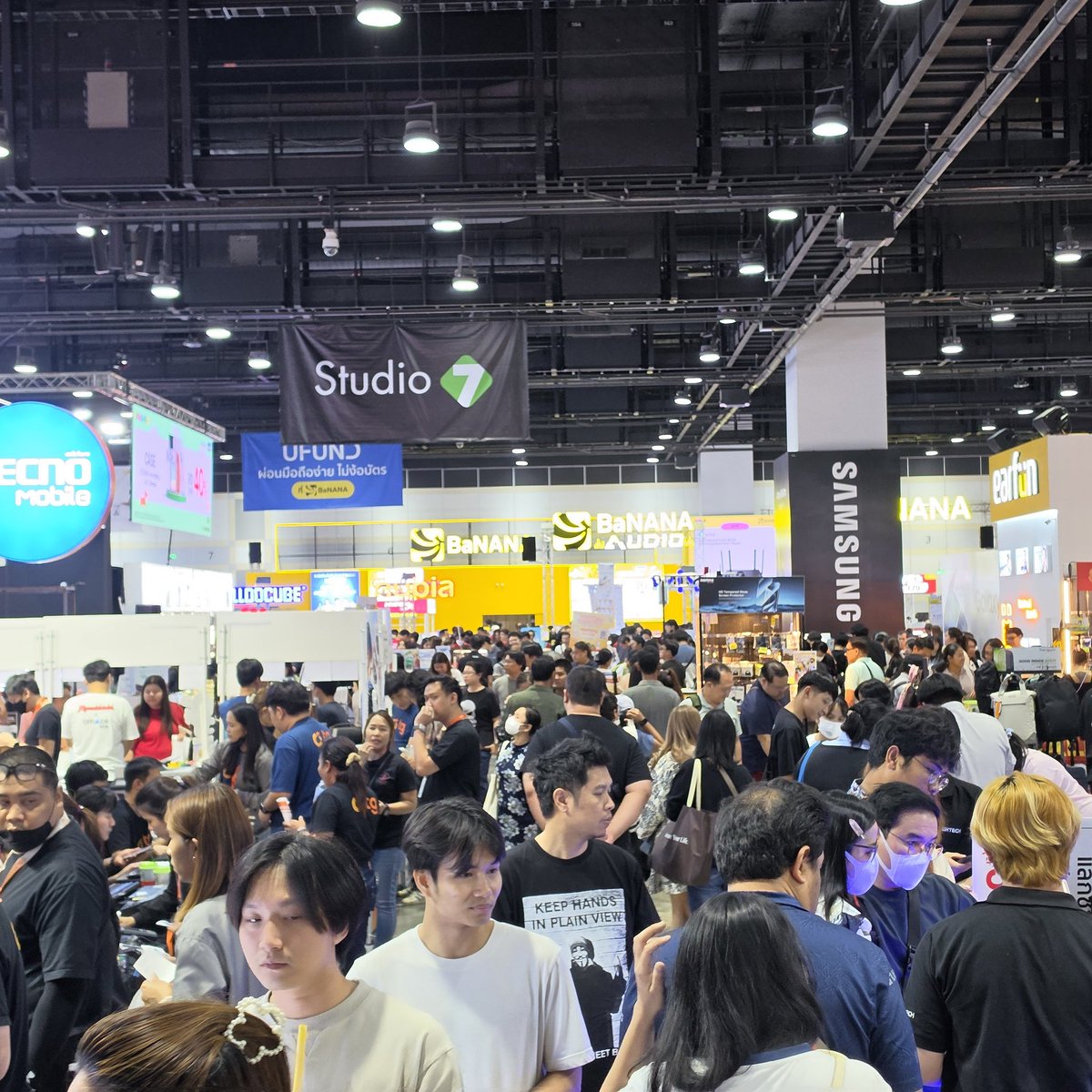 papayatop's tweet photo. #mobileexpo วันสุดท้าย
มีของแปลกๆ ออนไลน์ไม่มีหลุดมาด้วย https://t.co/YN7o631vPu