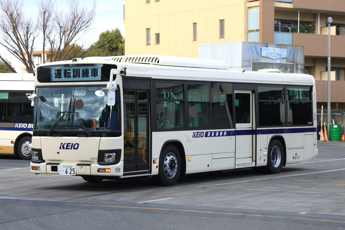 07MC_RM510's tweet photo. 2026.03
京王電鉄バス八王子営業所
C22625(2RG-KV290N4 / 運転訓練車)

外観は車番の追加以外ほぼ30701を踏襲。
後ろの練習中も引き継がれたようで。 https://t.co/ZWyaojlykW