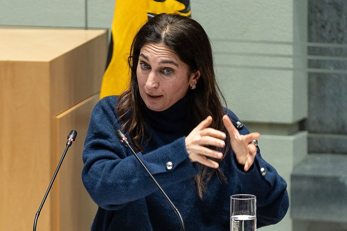 BAM_Wetstraat's tweet image. Geplande besparingen in secundair onderwijs vallen fors lager uit businessam.be/geplande-bespa… #Onderwijs #Bezuinigingen #SecundairOnderwijs #Financiering #ZuhalDemir