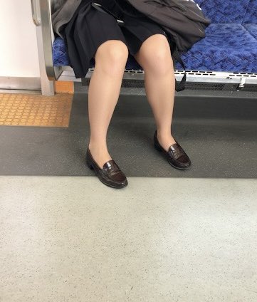 11Ioy0's tweet photo. 素足履き ローファー K
#素足履き https://t.co/hYFvR3WPnj