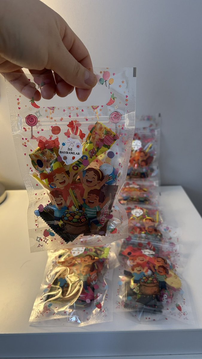 murvetoruc's tweet photo. Çocukların bayram paketleri hazırlandı🍬🍭 https://t.co/JojEGxkEm3