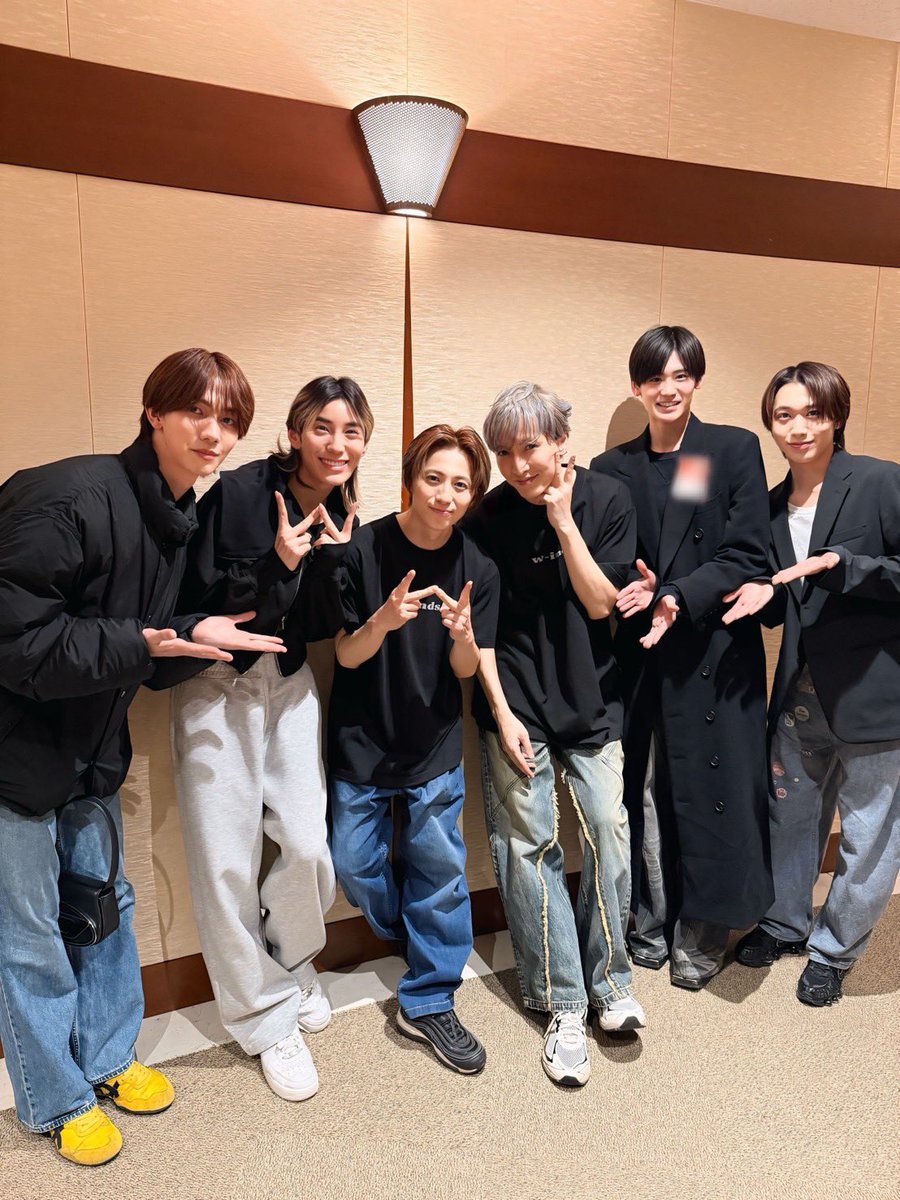 kouki_yamagajo's tweet photo. ご一緒にお写真撮っていただきました📸
ありがとうございました🙇‍♂️

#w_inds 
#w_inds25th_GOLDENSINGLES https://t.co/ADb4Y8dSnF